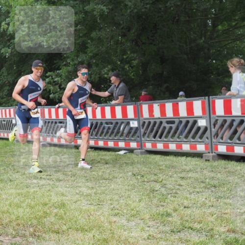 21.06.2025 - 27. Vierlanden-Triathlon KatJ http://msf.ph/oto/7996457 15.06.2025 12:49:16 Ziel 764, 984, 986, 987 meine-sportfotos.de
