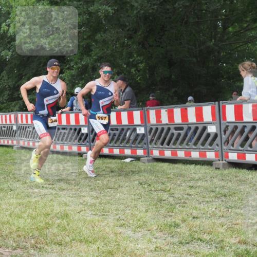 21.06.2025 - 27. Vierlanden-Triathlon KatJ http://msf.ph/oto/7996469 15.06.2025 12:49:16 Ziel 764, 984, 986, 987 meine-sportfotos.de