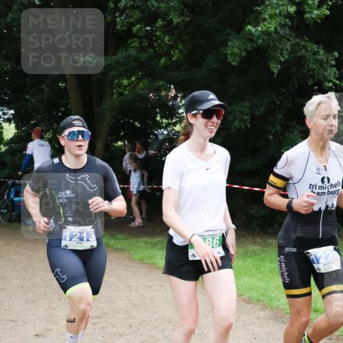21.06.2025 - 27. Vierlanden-Triathlon Lena Gebhardt http://msf.ph/oto/7996496 15.06.2025 13:53:14 Laufen 1213 meine-sportfotos.de