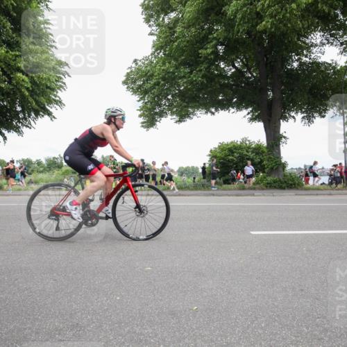 15.06.2025 - 7 Türme Triathlon Yannick Fuchs http://msf.ph/oto/7996515 15.06.2025 13:46:51 Radfahren 581, 726, 735, 788, 888, 929, 957, 976, 1109, 1113 meine-sportfotos.de