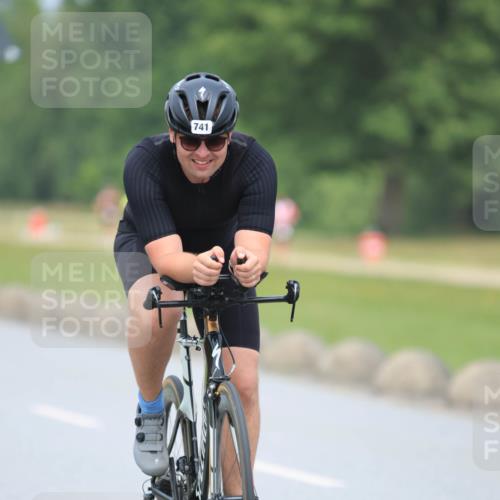 21.06.2025 - 27. Vierlanden-Triathlon H.Heesch http://msf.ph/oto/7996526 15.06.2025 12:14:16 Radfahren 741, 942, 1029, 1030, 1031, 1032, 1033 meine-sportfotos.de