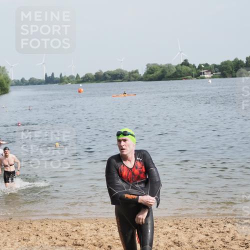 21.06.2025 - 27. Vierlanden-Triathlon MichiJ http://msf.ph/oto/7996529 15.06.2026 09:57:47 Schwimmen 287, 291, 330, 340, 827 meine-sportfotos.de