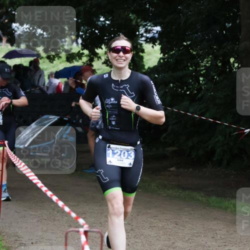 21.06.2025 - 27. Vierlanden-Triathlon Lena Gebhardt http://msf.ph/oto/7996546 15.06.2025 13:53:18 Laufen 202, 1203, 14 meine-sportfotos.de