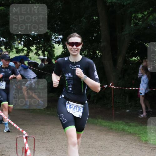 21.06.2025 - 27. Vierlanden-Triathlon Lena Gebhardt http://msf.ph/oto/7996554 15.06.2025 13:53:19 Laufen 209, 1203 meine-sportfotos.de
