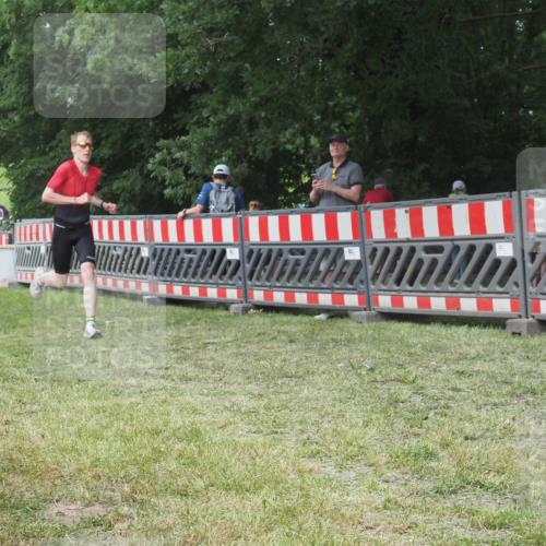 21.06.2025 - 27. Vierlanden-Triathlon KatJ http://msf.ph/oto/7996590 15.06.2025 12:49:18 Ziel 764 meine-sportfotos.de