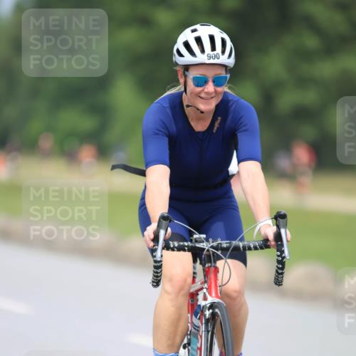 21.06.2025 - 27. Vierlanden-Triathlon H.Heesch http://msf.ph/oto/7996591 15.06.2025 12:14:45 Radfahren 697, 812, 900, 1039, 1040, 1042 meine-sportfotos.de