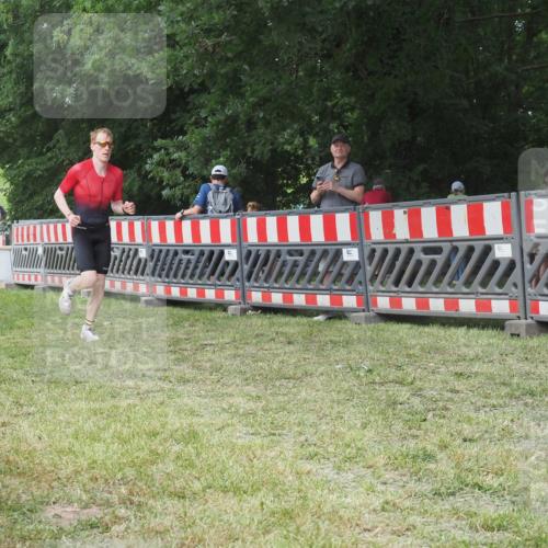 21.06.2025 - 27. Vierlanden-Triathlon KatJ http://msf.ph/oto/7996597 15.06.2025 12:49:18 Ziel 764 meine-sportfotos.de