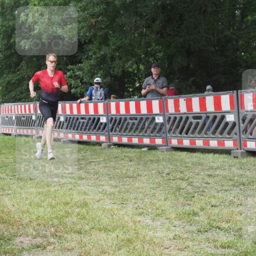 21.06.2025 - 27. Vierlanden-Triathlon KatJ http://msf.ph/oto/7996604 15.06.2025 12:49:18 Ziel 764 meine-sportfotos.de