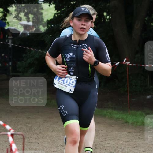 21.06.2025 - 27. Vierlanden-Triathlon Lena Gebhardt http://msf.ph/oto/7996611 15.06.2025 13:53:21 Laufen 2025, 209 meine-sportfotos.de
