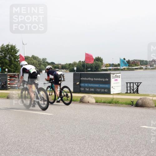 15.06.2025 - 27. Vierlanden-Triathlon H.Heesch http://msf.ph/oto/7996613 15.06.2025 11:30:58 Radfahren 167, 639, 651, 749, 926, 980 meine-sportfotos.de