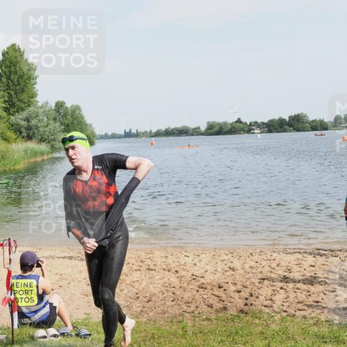 21.06.2025 - 27. Vierlanden-Triathlon MichiJ http://msf.ph/oto/7996616 15.06.2026 09:57:49 Schwimmen 291, 330, 347, 827 meine-sportfotos.de