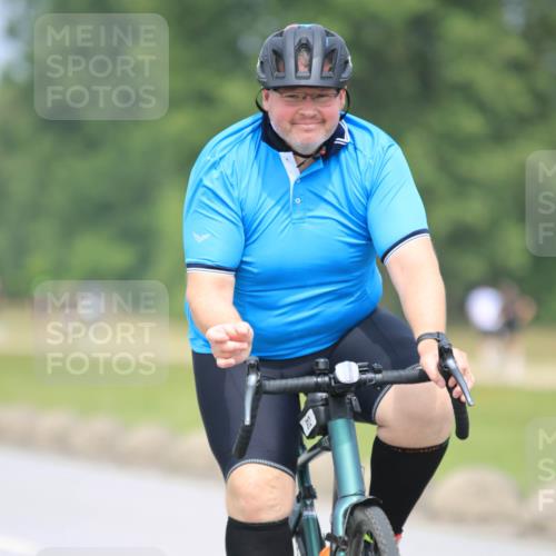 21.06.2025 - 27. Vierlanden-Triathlon H.Heesch http://msf.ph/oto/7996617 15.06.2025 12:14:49 Radfahren 207, 686, 812, 900, 1039, 1040, 1042, 1043 meine-sportfotos.de