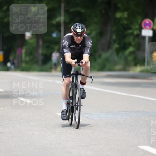 15.06.2025 - 7 Türme Triathlon Yannick Fuchs http://msf.ph/oto/7996619 15.06.2025 12:16:19 Radfahren 256, 332 meine-sportfotos.de