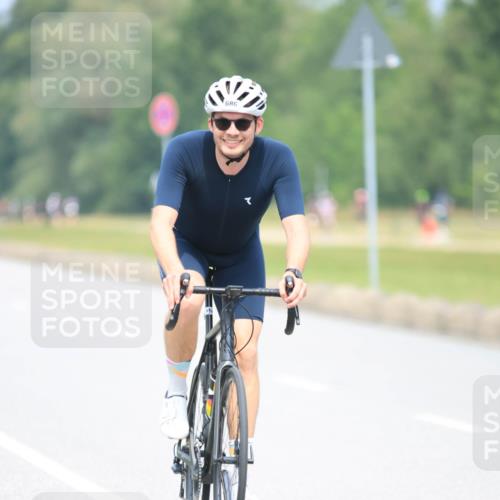21.06.2025 - 27. Vierlanden-Triathlon H.Heesch http://msf.ph/oto/7996641 15.06.2025 12:14:55 Radfahren 207, 686, 868, 1039, 1040, 1042, 1043 meine-sportfotos.de