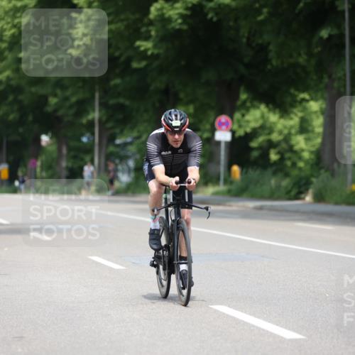 15.06.2025 - 7 Türme Triathlon Yannick Fuchs http://msf.ph/oto/7996648 15.06.2025 12:16:19 Radfahren 256, 332 meine-sportfotos.de