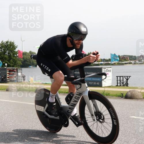 15.06.2025 - 27. Vierlanden-Triathlon H.Heesch http://msf.ph/oto/7996649 15.06.2025 11:31:00 Radfahren 167, 228, 651, 891, 926, 980 meine-sportfotos.de