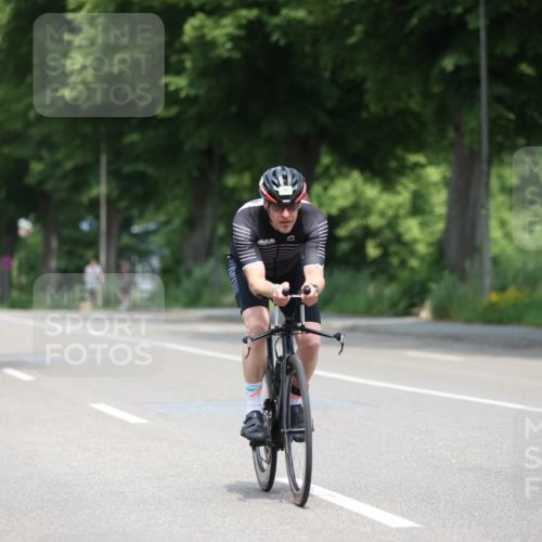 15.06.2025 - 7 Türme Triathlon Yannick Fuchs http://msf.ph/oto/7996663 15.06.2025 12:16:19 Radfahren 256, 332 meine-sportfotos.de