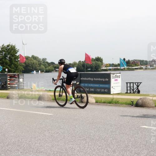15.06.2025 - 27. Vierlanden-Triathlon H.Heesch http://msf.ph/oto/7996684 15.06.2025 11:31:06 Radfahren 228, 651, 891, 931, 980 meine-sportfotos.de