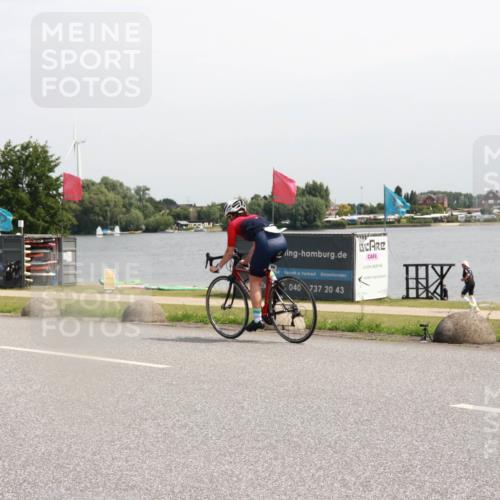 15.06.2025 - 27. Vierlanden-Triathlon H.Heesch http://msf.ph/oto/7996720 15.06.2025 11:31:09 Radfahren 713, 924, 931, 1400 meine-sportfotos.de