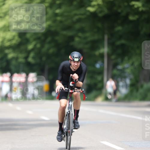 15.06.2025 - 7 Türme Triathlon Yannick Fuchs http://msf.ph/oto/7996721 15.06.2025 12:16:21 Radfahren 256, 260, 332 meine-sportfotos.de