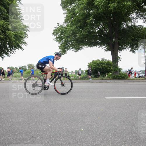 15.06.2025 - 7 Türme Triathlon Yannick Fuchs http://msf.ph/oto/7996731 15.06.2025 13:47:44 Radfahren 897, 925, 1026, 1135 meine-sportfotos.de