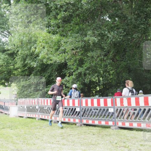 21.06.2025 - 27. Vierlanden-Triathlon KatJ http://msf.ph/oto/7996748 15.06.2025 12:49:42 Ziel 771 meine-sportfotos.de