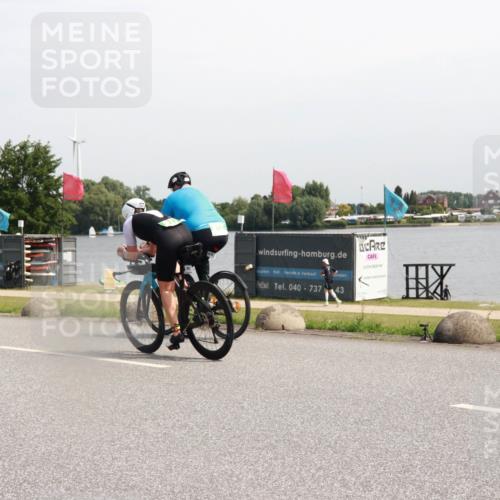 15.06.2025 - 27. Vierlanden-Triathlon H.Heesch http://msf.ph/oto/7996751 15.06.2025 11:31:11 Radfahren 713, 895, 924, 1400 meine-sportfotos.de
