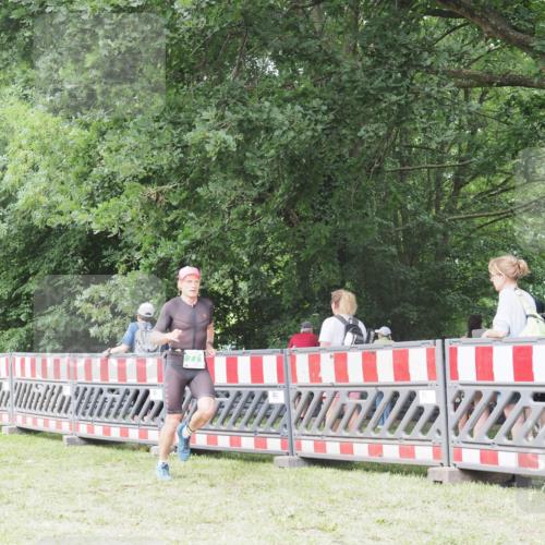 21.06.2025 - 27. Vierlanden-Triathlon KatJ http://msf.ph/oto/7996793 15.06.2025 12:49:43 Ziel 771 meine-sportfotos.de