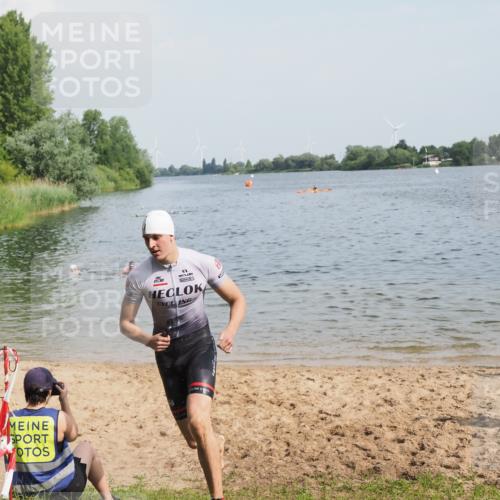 21.06.2025 - 27. Vierlanden-Triathlon MichiJ http://msf.ph/oto/7996803 15.06.2026 09:57:58 Schwimmen 291, 330, 347 meine-sportfotos.de