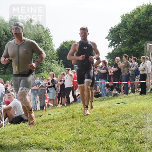 15.06.2025 - 27. Vierlanden-Triathlon KatJ http://msf.ph/oto/7996806 15.06.2025 09:55:37 Schwimmen 272, 316, 327, 329, 335, 548 meine-sportfotos.de