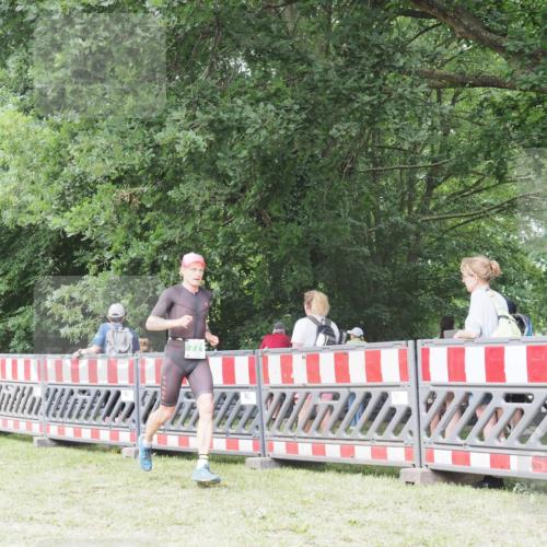 21.06.2025 - 27. Vierlanden-Triathlon KatJ http://msf.ph/oto/7996814 15.06.2025 12:49:43 Ziel 771 meine-sportfotos.de