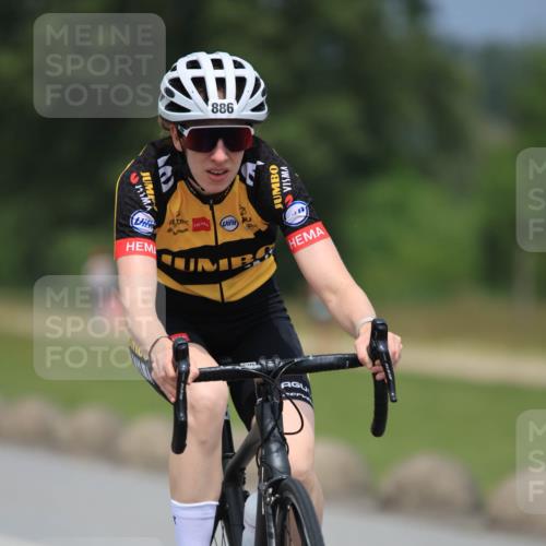 21.06.2025 - 27. Vierlanden-Triathlon H.Heesch http://msf.ph/oto/7996834 15.06.2025 12:22:46 Radfahren 886, 894, 934 meine-sportfotos.de