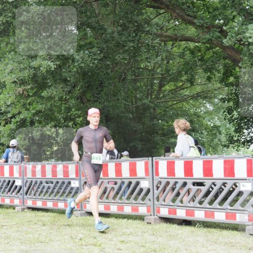21.06.2025 - 27. Vierlanden-Triathlon KatJ http://msf.ph/oto/7996836 15.06.2025 12:49:43 Ziel 771 meine-sportfotos.de