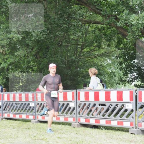21.06.2025 - 27. Vierlanden-Triathlon KatJ http://msf.ph/oto/7996849 15.06.2025 12:49:43 Ziel 771 meine-sportfotos.de