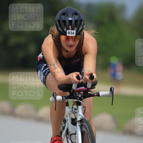 21.06.2025 - 27. Vierlanden-Triathlon H.Heesch http://msf.ph/oto/7996867 15.06.2025 12:22:53 Radfahren 934 meine-sportfotos.de