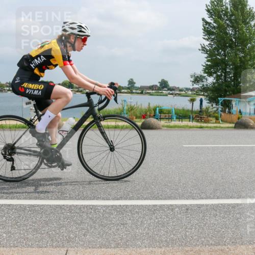 21.06.2025 - 27. Vierlanden-Triathlon H.Heesch http://msf.ph/oto/7996868 15.06.2025 12:22:49 Radfahren 886, 894 meine-sportfotos.de