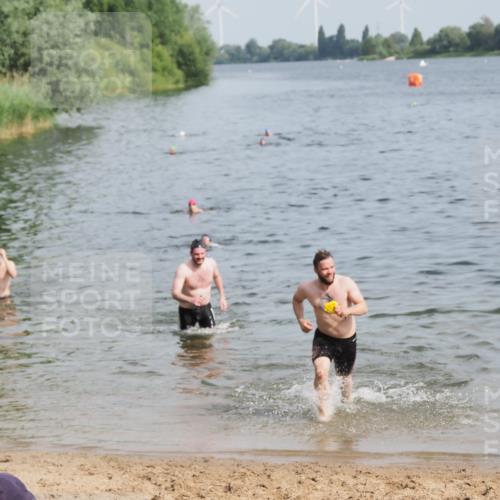 21.06.2025 - 27. Vierlanden-Triathlon MichiJ http://msf.ph/oto/7996879 15.06.2026 09:58:06 Schwimmen 289, 321 meine-sportfotos.de