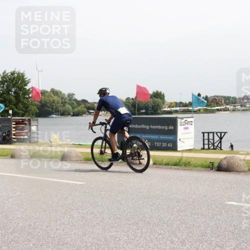 15.06.2025 - 27. Vierlanden-Triathlon H.Heesch http://msf.ph/oto/7996880 15.06.2025 11:31:34 Radfahren  meine-sportfotos.de