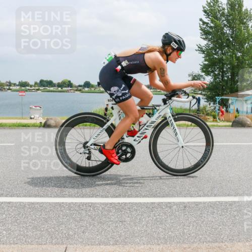 21.06.2025 - 27. Vierlanden-Triathlon H.Heesch http://msf.ph/oto/7996882 15.06.2025 12:22:55 Radfahren 934 meine-sportfotos.de