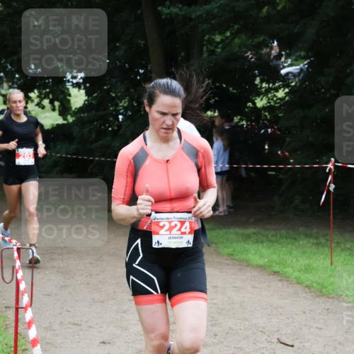 21.06.2025 - 27. Vierlanden-Triathlon Lena Gebhardt http://msf.ph/oto/7996885 15.06.2025 13:53:44 Laufen 203, 202, 224, 14 meine-sportfotos.de
