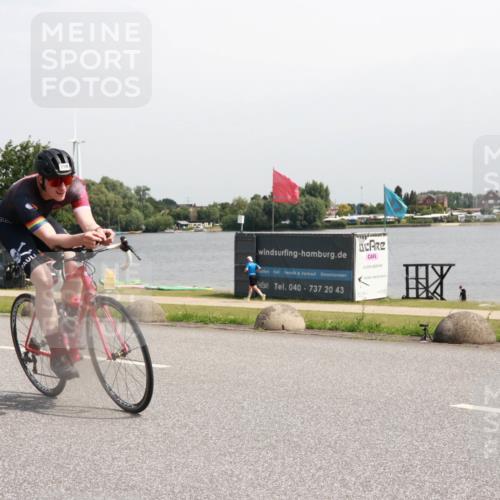 15.06.2025 - 27. Vierlanden-Triathlon H.Heesch http://msf.ph/oto/7996915 15.06.2025 11:31:38 Radfahren 652, 759, 838 meine-sportfotos.de