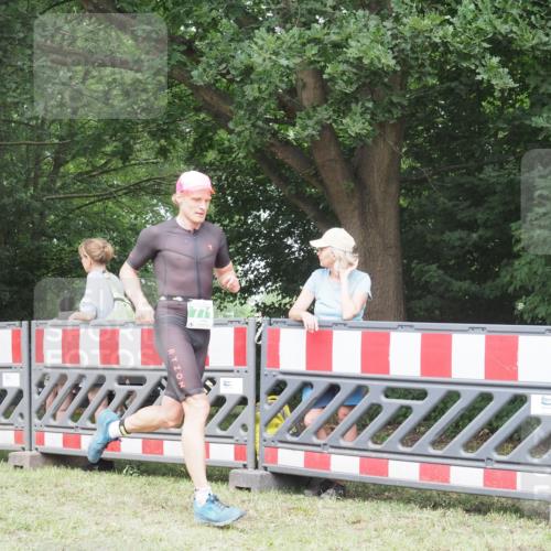 21.06.2025 - 27. Vierlanden-Triathlon KatJ http://msf.ph/oto/7996916 15.06.2025 12:49:44 Ziel 771 meine-sportfotos.de
