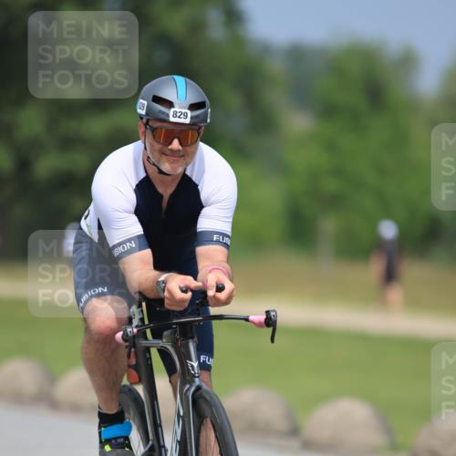 21.06.2025 - 27. Vierlanden-Triathlon H.Heesch http://msf.ph/oto/7996928 15.06.2025 12:23:31 Radfahren 733, 805, 812, 829 meine-sportfotos.de