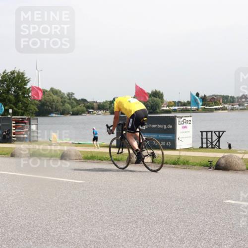 15.06.2025 - 27. Vierlanden-Triathlon H.Heesch http://msf.ph/oto/7996934 15.06.2025 11:31:39 Radfahren 652, 759, 838 meine-sportfotos.de