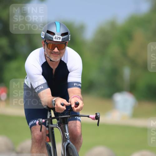 21.06.2025 - 27. Vierlanden-Triathlon H.Heesch http://msf.ph/oto/7996944 15.06.2025 12:23:31 Radfahren 733, 805, 812, 829 meine-sportfotos.de