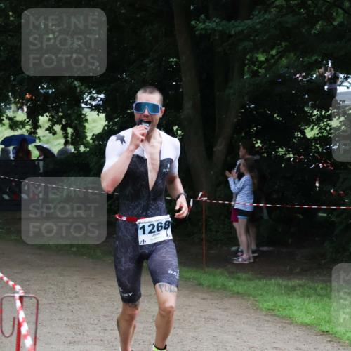 21.06.2025 - 27. Vierlanden-Triathlon Lena Gebhardt http://msf.ph/oto/7996960 15.06.2025 13:53:52 Laufen 1268 meine-sportfotos.de