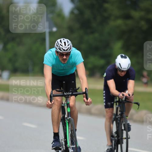 21.06.2025 - 27. Vierlanden-Triathlon H.Heesch http://msf.ph/oto/7996967 15.06.2025 12:23:35 Radfahren 733, 805, 812, 829 meine-sportfotos.de