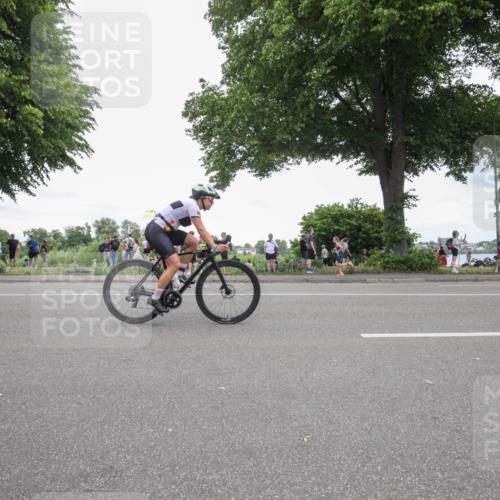 15.06.2025 - 7 Türme Triathlon Yannick Fuchs http://msf.ph/oto/7996968 15.06.2025 13:48:40 Radfahren 368, 810, 811, 1013 meine-sportfotos.de