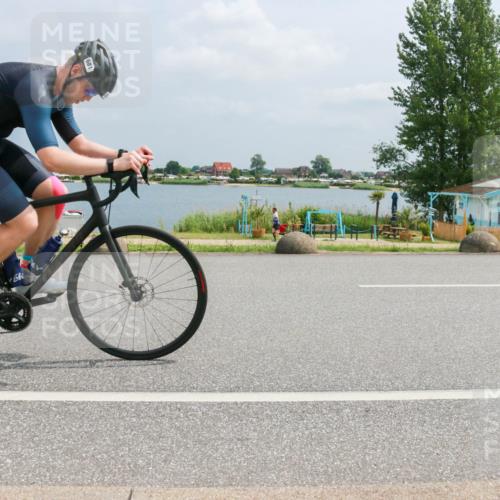 21.06.2025 - 27. Vierlanden-Triathlon H.Heesch http://msf.ph/oto/7996971 15.06.2025 12:23:58 Radfahren 681, 762 meine-sportfotos.de
