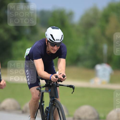 21.06.2025 - 27. Vierlanden-Triathlon H.Heesch http://msf.ph/oto/7996990 15.06.2025 12:23:36 Radfahren 733, 805, 812 meine-sportfotos.de